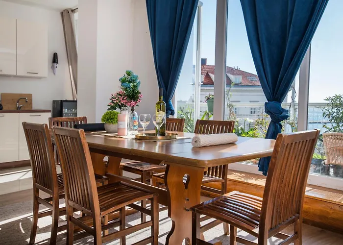 Apartment Sea View Centar Xxl