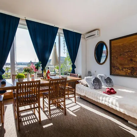 Sea View Centar Xxl アパート